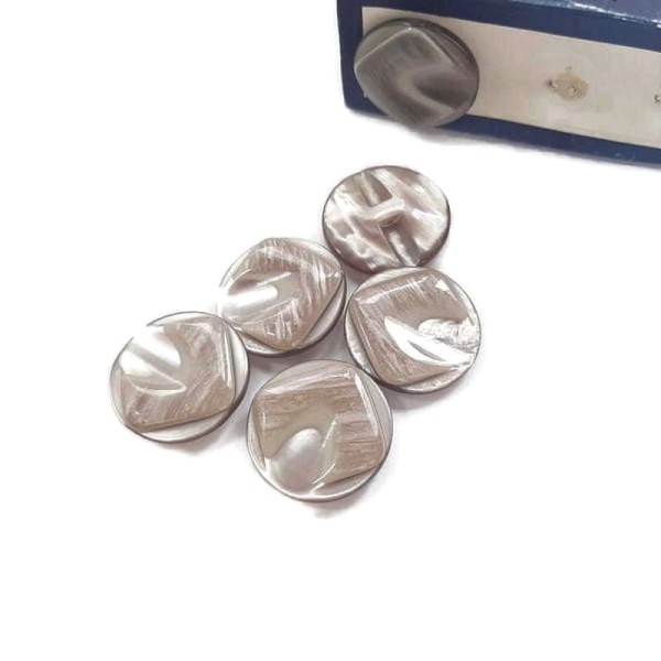 Guzik  płaszczowy 27 mm