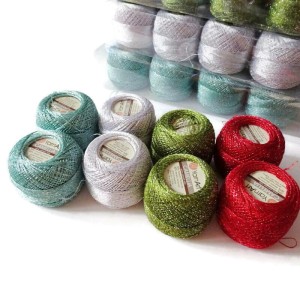 Kordonek Camellia produkcji tureckiej YarnArt  - 70% polyester/30% metallic -  kłębek 20 g  - 190 m