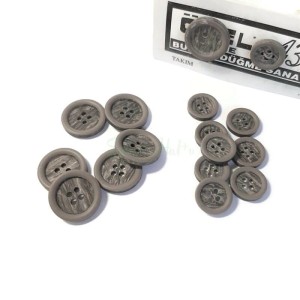 Guzik płaski, garniturowy, do marynarek, żakietów itp - guzik o średnicy 20 mm i 13 mm - kolor brązowy - cena za kpl/ duży i mały guzik