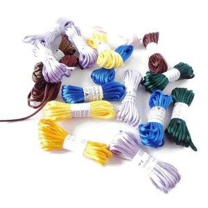 Sznurek satynowy, gorsetowy, błyszczący, różne kolory - opakowanie 3 mb - grubość 3 mm - cena za zestaw / 3 szt (różne kolory )