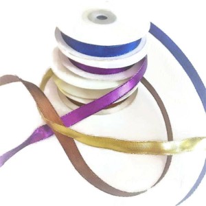 Wstążeczka mocno błyszcząca, metaliczna do celów zdobniczych - szerokość wstążki 12 mm, - kolory: chabrowy, fioletowy, złoty, brązowy
