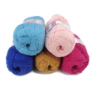 Włóczka Cotton Gold produkcji tureckiej Alize na wyroby dziewiarskie - skład - 55% bawełna / 45 % acrylic - motek 100 g - 330 m