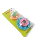 Zestaw do robienia pomponów w 4 rozmiarach. Są to plastikowe elementy ułatwiające zrobienie pomponów. - rozmiary pomponów : 9 cm, 7 cm, 5,5 cm; 3,5 cm