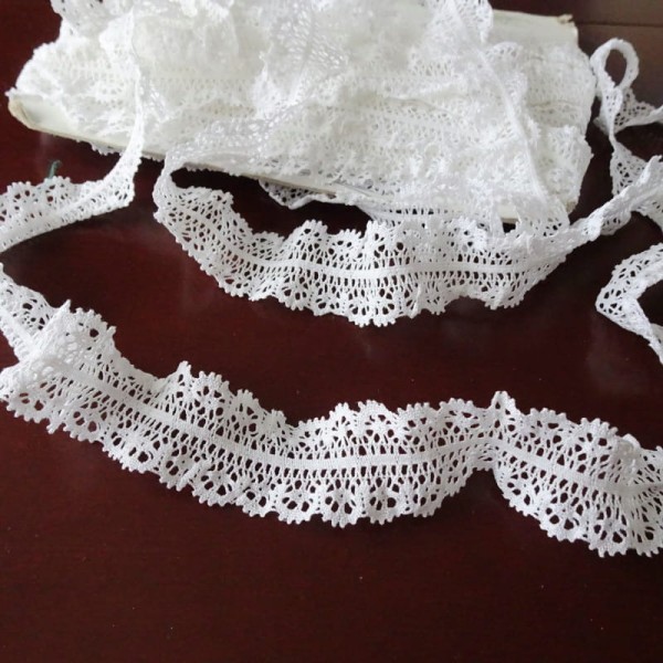 Koronka zmarszczona  2,50 cm   