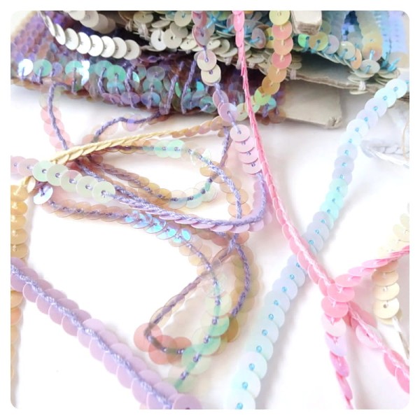 Taśma cekinowa 0,60 cm 