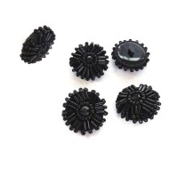 Guzik z koralików czarny 