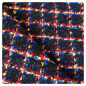 Tkanina  w kolorowa kratkę na czarnym tle, na płaszcze, kostiumy, wdzianka i itp  - szerokość 150 cm - skład: mieszanka akrylowo-wełniana - cena za kupon / 2 mb x 1,50 mb