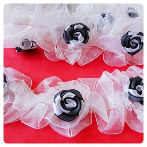 Taśma ozdobna biało-czarna kwiaty