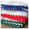 Taśma do haftu  o gęstości 54 krzyżyków na 10 cm do haftu krzyżykowego. Brzegi obrębione zieloną nitką. - produkcja Zweigart. - skład : 100% bawełna - cena za kupon 100 x 10 cm