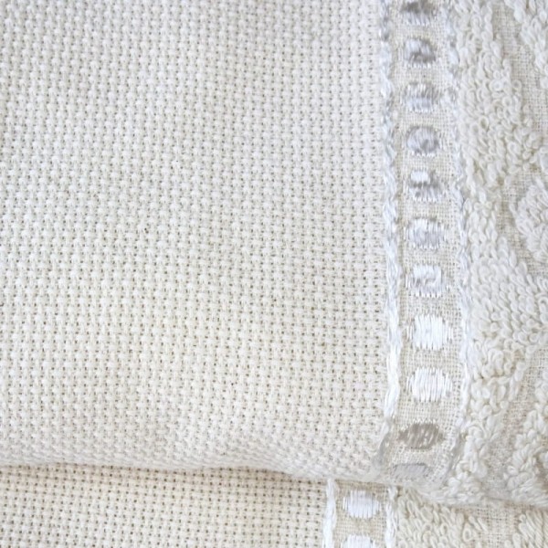 Ręcznik do haftu 100 x 50 cm wytłaczany