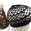 Czapka ażurowa w kolorze czarnym  z nici poliestrowych lekko błyszczących  - rozmiar: na płasko wysokość 18 cm, obwód głowy 53-54 cm