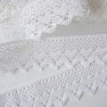 koronka jedwabna w kolorze białym-szerokość 4 cm