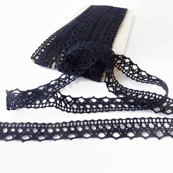 Koronka bawełniana  czarna  1,70 cm