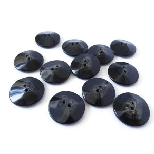 Guzik plastikowy w kolorze czarnym z wtopionym brokatem do bluzek, kurtek, marynarek- rozmiar 18 mm