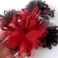 Kwiat sztuczny, broszka wykonana z tkaniny organzy, tiulu i ozdobnego sznurka, tasiemek i oczek - rozmiar ok . 10 cm - kolory:   czerwony
