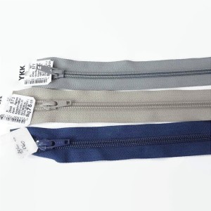 Zamek błyskawiczny (suwak, ekler), spirala, rozdzielczy, do kurtki produkcji japońskiej YKK, bardzo dobrej jakości - długość : 75 cm