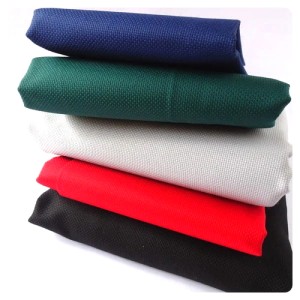 Tkanina kanwa aida produkcji Zweigart super jakości, usztywniona do haftu krzyżykowego
- gęstość 14 ct 54 krzyżyki na 10 cm
- 100% bawełna  kolory: czarny, czerwony, jasny szary, świerkowy, granatowy