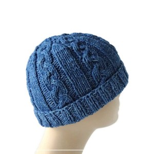 Czapka dla Pana, męska wykonana ręcznie na drutach. Użyta włoczka to 100% bawełny dobrej jakości, wycierającej się jak jeans - Rozmiar typowo męski.