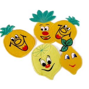 Aplikacja do odzieży dzieci, worków do przedszkola, do ściereczek kuchennych itp Można ją przyszyć lub przykleić klejem tekstylnym - rozmiary : największa 7,5 x 11cm