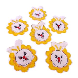 Aplikacja do odzieży dzieci, worków do przedszkola, do ściereczek kuchennych itp Można ją przyszyć lub przykleić klejem tekstylnym. - rozmiary : 6 x 7cm