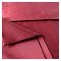 Tkanina tafta, w buraczkowym kolorze, dwustronna, uciągliwa, z laycrą. - szerokość : 145 cm - skład: poliester - cena za kupon 1,45 mb x 1,40 mb