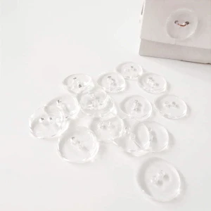 Guzik przezroczysty, średnica. 18 mm, przeznaczenie różne, może być pościelowy