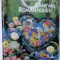 Piękne wydanie książki ze wzorami na haft gobelinowy i krzyżykowy, w twardej oprawie, 128 stron, z pięknymi zdjęciami i kolorowymi wzorami głównie na poduszki w antycznym stylu. - Rozmiar książki to 24 x 26 cm. - Wydanie w języku francuskim.