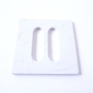 Klamra do paska, plastikowa, lakierowana - rozmiar 6,5 x 6,5cm, w środku 4cm - kolor: biały