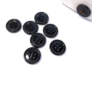 Guzik płaski, garniturowy - do rękawów   marynarek, żakietów itp - guzik o średnicy 13 mm - kolor lakierowany czarny