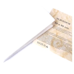 Arkusz kleju na podłożu papierowym do przyprasowywania żelazkiem. Klei dwustronnie, służy w krawiectwie, do przyklejania obrazków z haftem przy oprawianiu w ramki.  - arkusz 50 x 90 cm