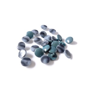 Guzik plastikowy, perłowy, na nóżce, kolor cieniowany szaro-jeansowy - o średnicy 15 mm