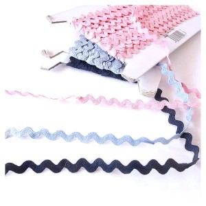 Taśma ozdobna w ząbki, szerokość 9 mm, do wykorzystywania w krawiectwie lub do zdobienia odzieży - kolory:  granatowy, niebieski, różowy - skład: 100% wiskoza