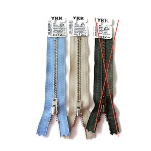 Zamek błyskawiczny (suwak, ekler), metalowy, produkcji  YKK, długość 12 cm