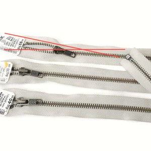Zamek błyskawiczny (suwak, ekler),rozdzielczy, do kurtki,  metalowy,długość 50 cm     - produkcji YKK     - kolor: beżowy