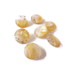 Guzik plastikowy  o średnicy  20 mm, na nóżce - kolor kremowy, matowy