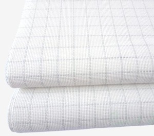 kanwa aida 18 ct z zaznaczonymi kwadratami do haftu, linie po praniu znikają. Kolor antyczna biel.