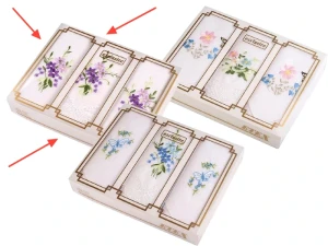 Chusteczka biała z kolorowym haftem produkcji czeskiej, - rozmiar 40 x 40 cm - bawełna 100% - cena za kpl/3szt