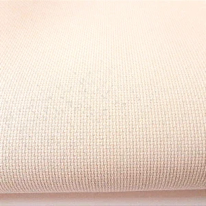 Tkanina kanwa aida produkcji Zweigart  100% bawełna, lekko usztywniona - w kolorze ecru - 18 ct (70 krzyżyków/10 cm)