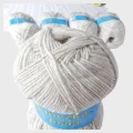 Włóczka z lnem- motek 100 g / 520 m / tex 64x3 /- akryl 85 % + 15 % len- kolor : naturalny, surowy