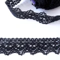 Koronka bawełniana do celów ozdobnych do stosowania w krawiectwie- kolor: czarny- szerokość 3,50 cm
