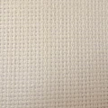 Tkanina TULA 10ct do haftu techniką punch needle Na 10 cm wykonuje się 40 ściegów/krzyżyków - 60%/40% wiskoza/bawełna w kolorze ecru - szerokość 140 cm