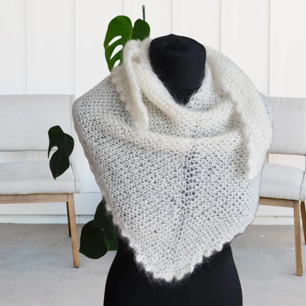Chusta szal ecru z kid mohair/silk | rękodzieło