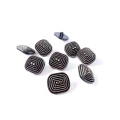 Guzik plastikowy w kolorze brązo- złota, - rozmiar 20 x 15 mm