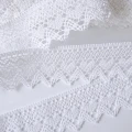 koronka jedwabna w kolorze białym-szerokość 4 cm
