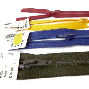 Zamek  (suwak, ekler),  spirala, do kurtek, rozdzielczy, produkcja OPTI - długość 40 cm