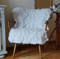 Wełniany pled na fotel wykonany ręcznie, drutami z dobrej wełnianej i akrylowej włóczki w kolorach białym i ecru, lekki, ciepły i wygodny.

Rozmiar: ok. 150 cm x 90 cm